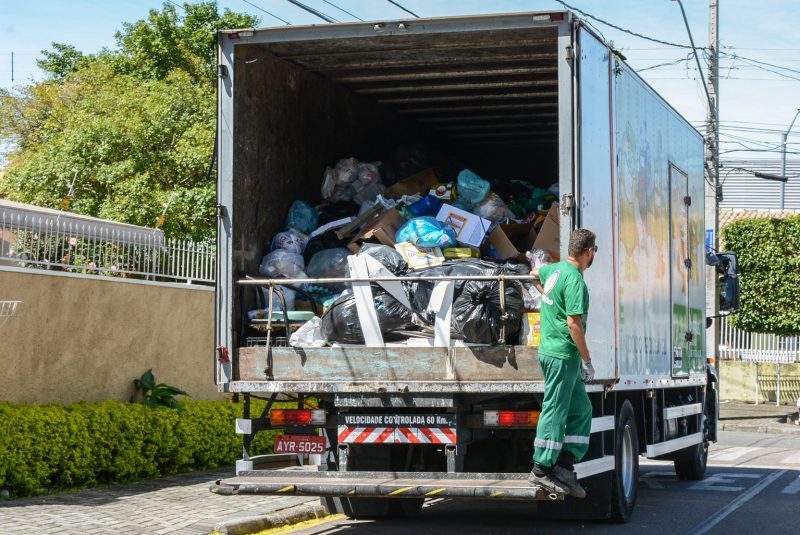 caminhao reciclavel 2006 e1554822584819