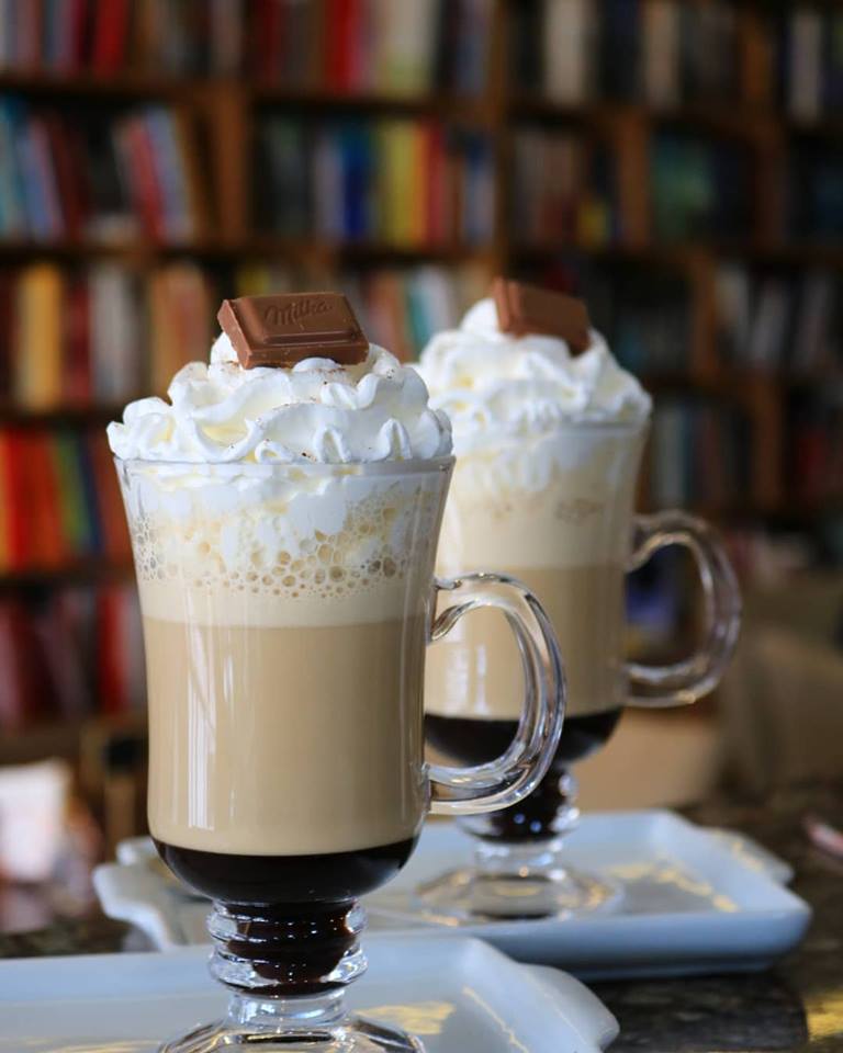 5 lugares para tomar café em Pinhais 1 cafe com letras pinhais2