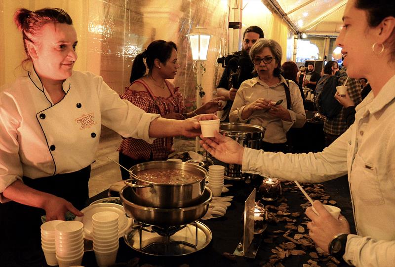 Festival de Inverno terá barraquinhas de comida no Largo da Ordem 1 Curitiba Sabores