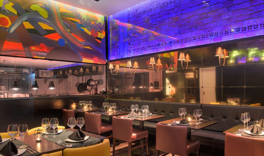 Bistrô de Curitiba oferece sobremesa gratuita a casais que não usarem celular durante o jantar 1 bistro lobert 1