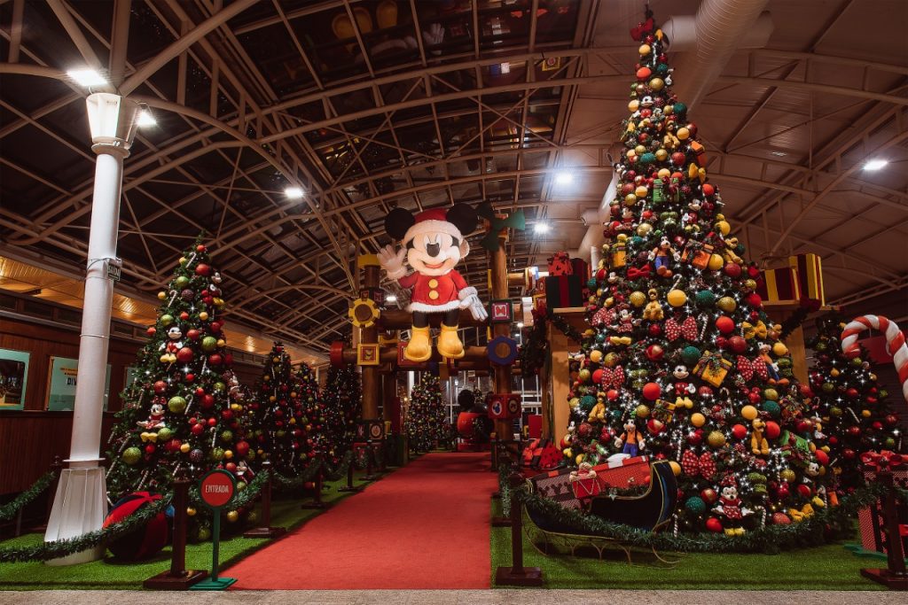 Shopping de Curitiba tem atividades de Natal inspiradas no universo mágico da Disney 1 mickey shopping estacao