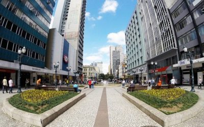 Em alerta, Curitiba volta para a bandeira laranja nesta quarta-feira