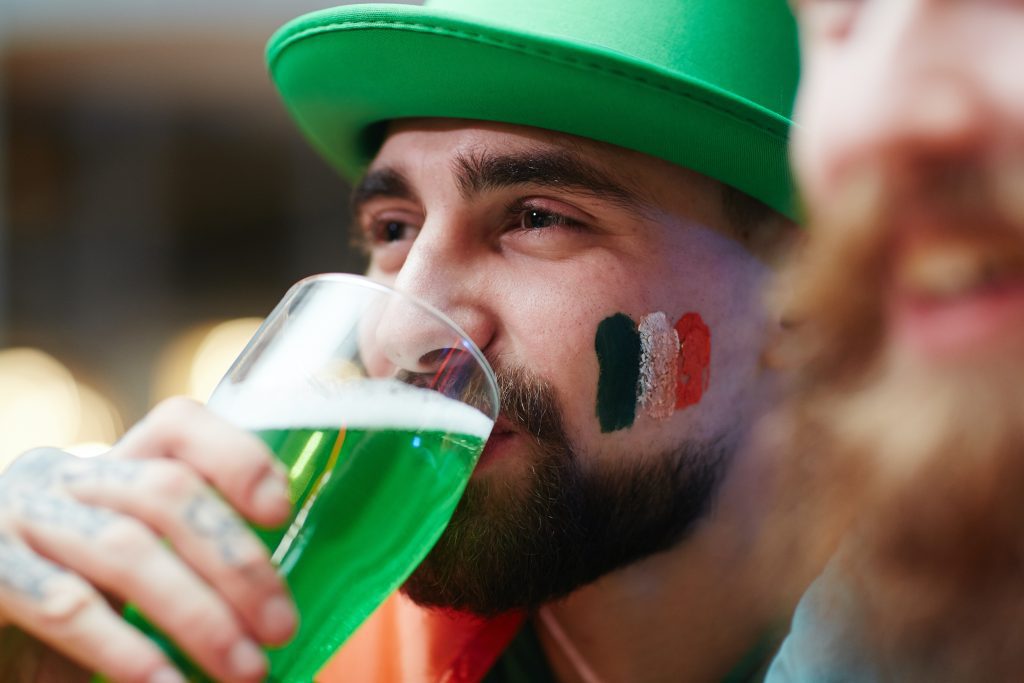 Sábado dia 19 de março tem Saint Patrick’s em Cervejaria de Pinhais 1 pexels pressmaster 3851781