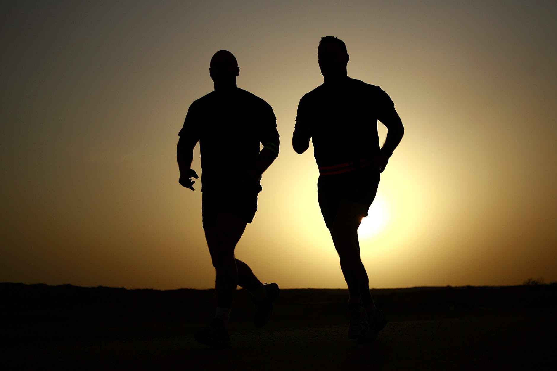 Pinhais 30 anos: Parque das Águas recebe a Corrida Noturna Desafio das Águas neste sábado (26) 1 sunset men sunrise jogging