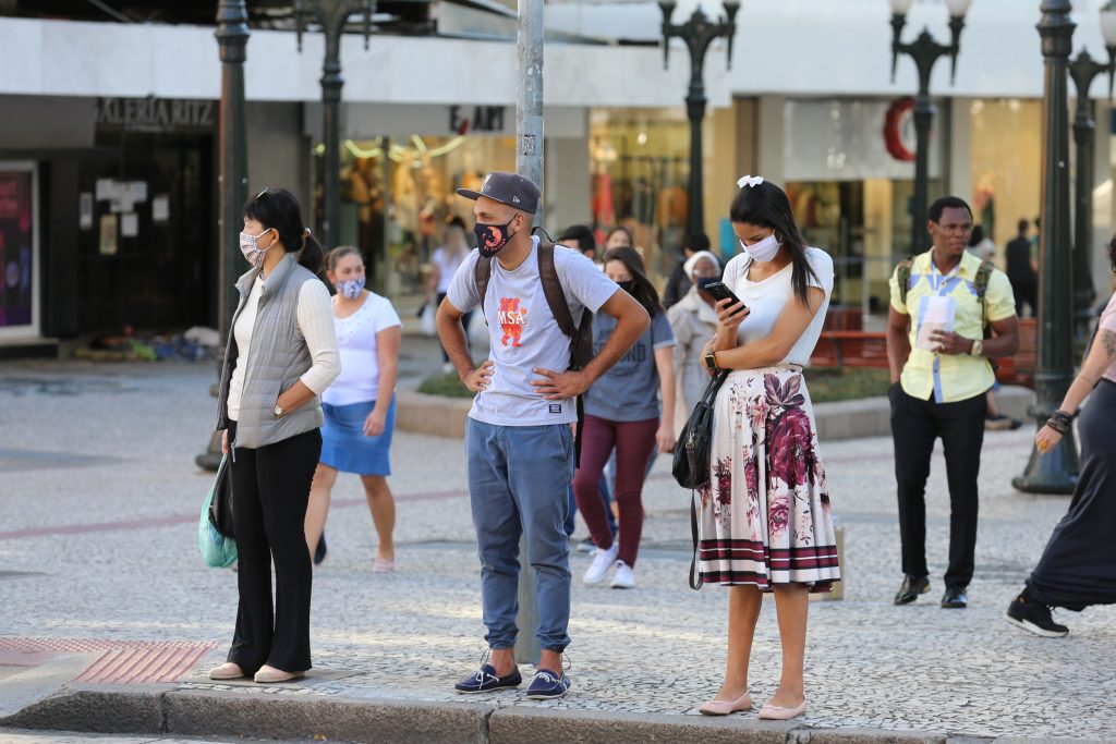 Governo propõe revogar a lei que impõe a obrigatoriedade do uso de máscaras no Paraná 1 uso de mascaras parana