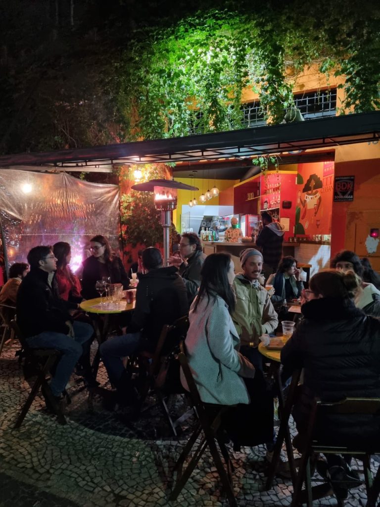 “Revolución” gastronômica: bar Cubano destaca identidade e sabores latino-americanos em Curitiba 3 bar cubano2