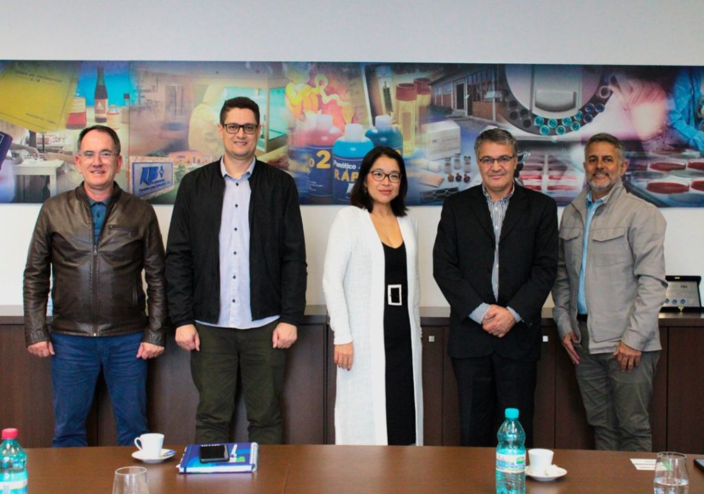 Secretaria de Desenvolvimento Econômico visita laboratório de Pinhais referência nacional 1 img 8F51D8A3C689347DA85B15B63858A95FABD97E5E
