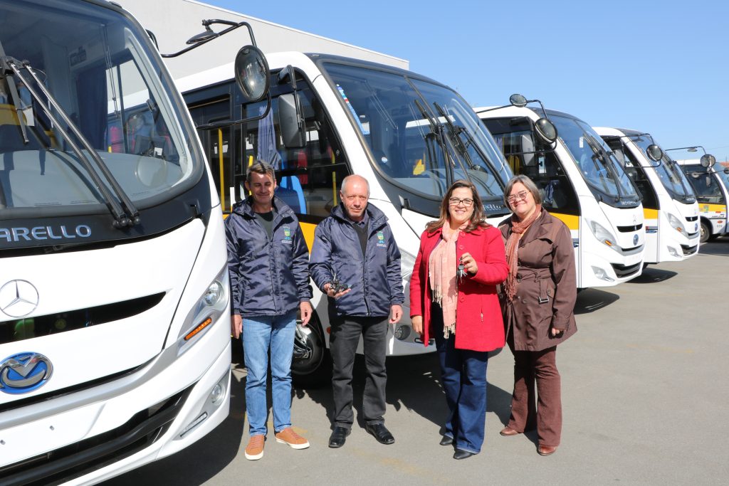 Secretaria de Educação adquire novos ônibus para o transporte escolar 1 onibus escolar pinhais