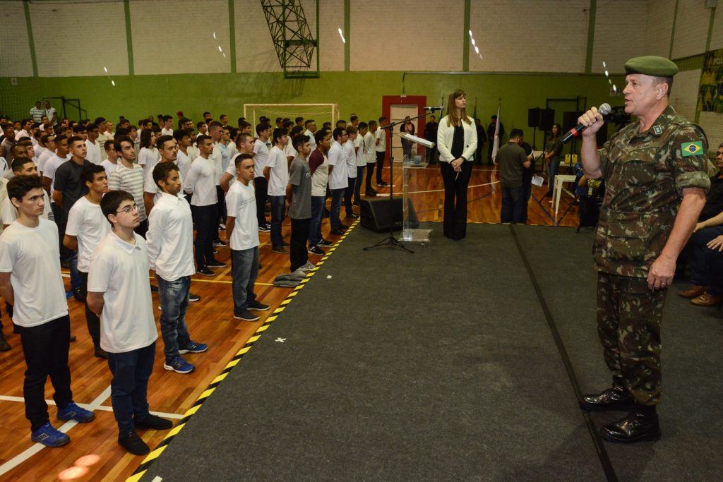 Jovens que completam 18 anos em 2022 já podem solicitar a dispensa do Serviço Militar 1 Alistamento Pinhais